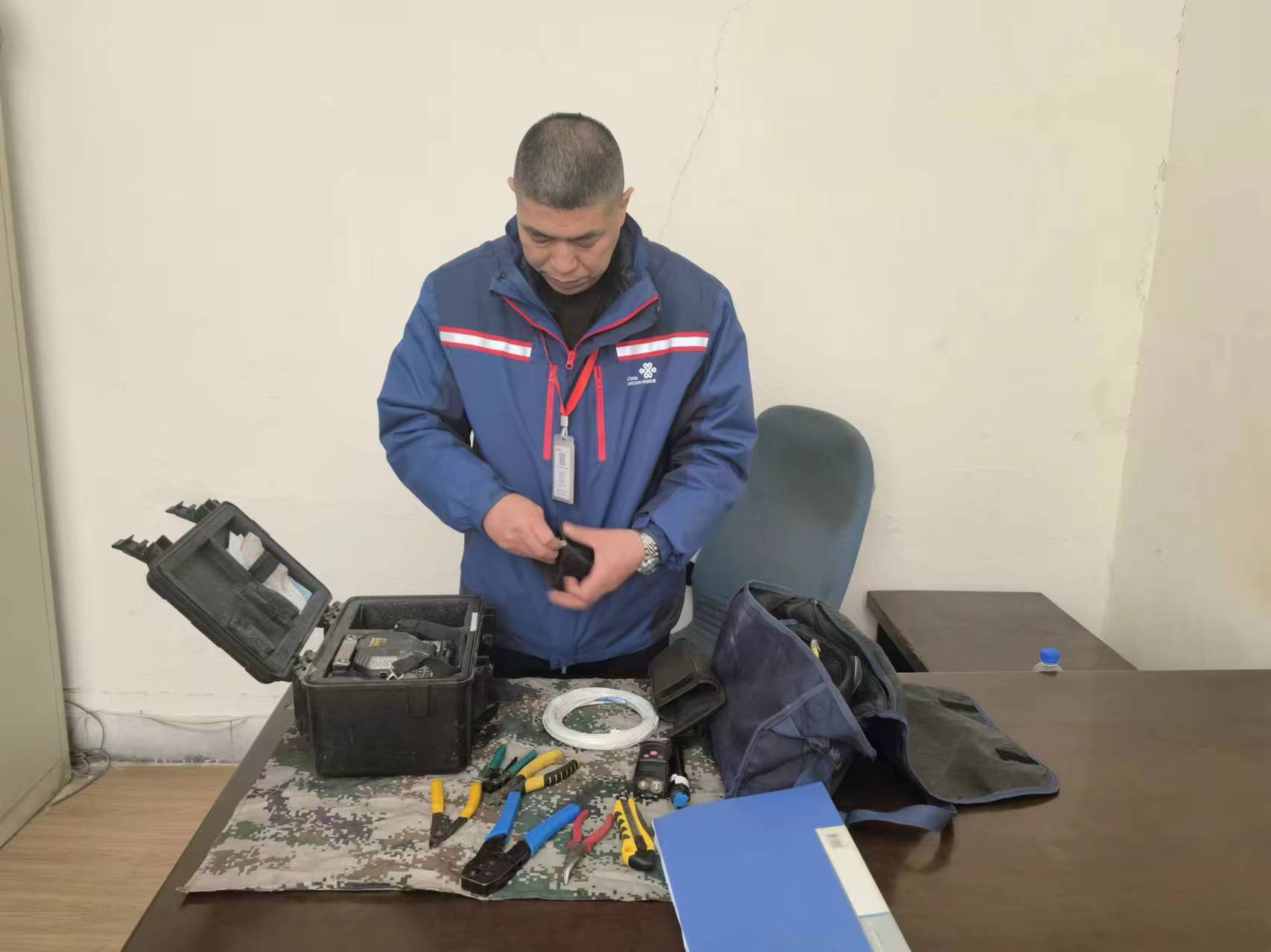 龍江人的龍年心愿丨中國(guó)聯(lián)通智家工程師霍玉錄 服務(wù)通信設(shè)備修理